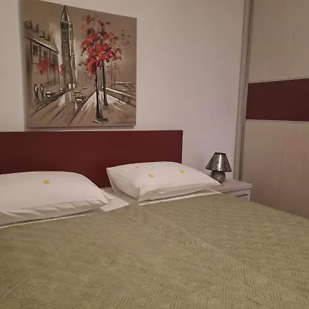 Mira Apartment *